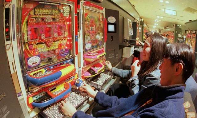 Pachinko là gì? Pachinko là gì?