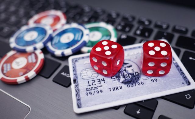 Game đánh bài đổi thưởng trực tuyến luôn thu hút sự chú ý của cộng đồng game thủ Game đánh bài đổi thưởng trực tuyến luôn thu hút sự chú ý của cộng đồng game thủ