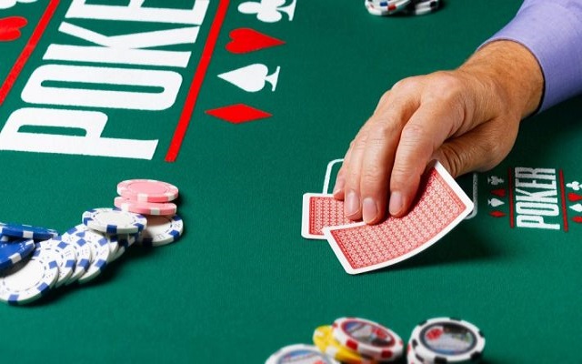 Nghiên cứu hành vi và phản ứng của đối thủ khi chơi bài Nghiên cứu hành vi và phản ứng của đối thủ khi chơi bài