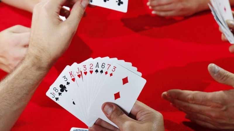 Bài tiến lên miền Nam có thối 2 không? Giải thích luật chơi đầy đủ nhất