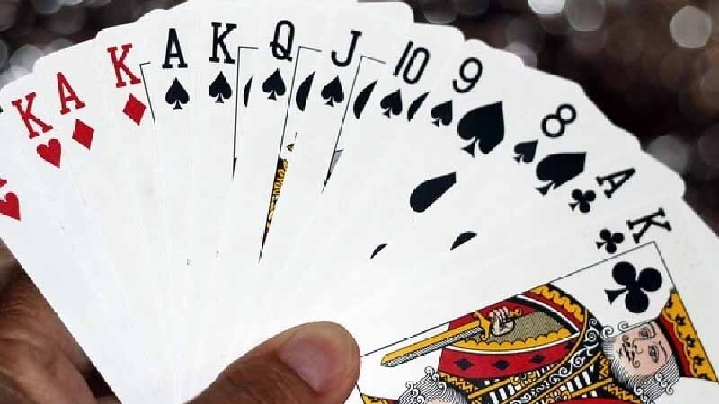 Đánh bài không ăn tiền có bị phạt không? Giải đáp rõ ràng