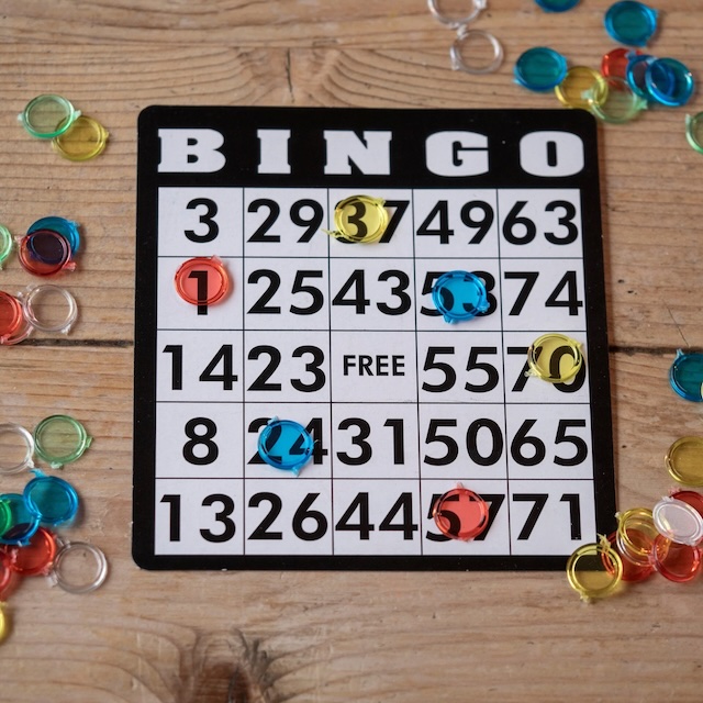 Bingo là một trò chơi kết nối mối quan hệ giữa mọi người khá hiệu quả Bingo là một trò chơi kết nối mối quan hệ giữa mọi người khá hiệu quả